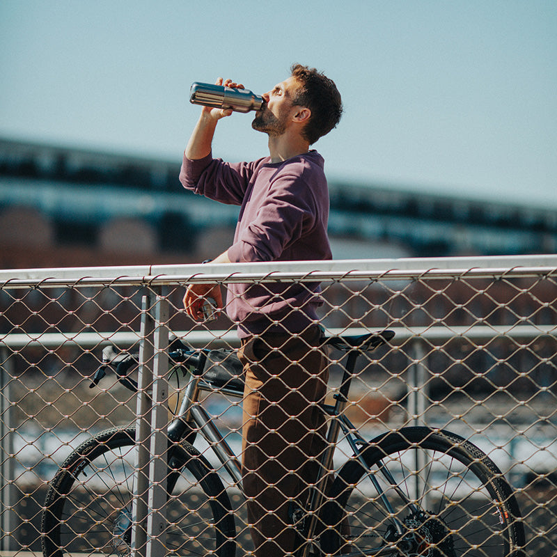 16oz-rise-reflect-with-bamboo-cap-g1 16oz_rise_reflect_man_bike_square.jpg