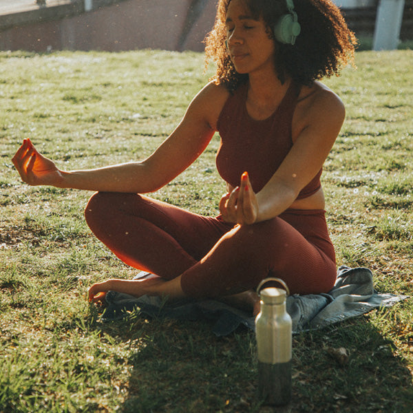 12oz-rise-reflect-with-bamboo-cap-t5 16oz_rise_reflect_yoga_park_headphones_square.jpg