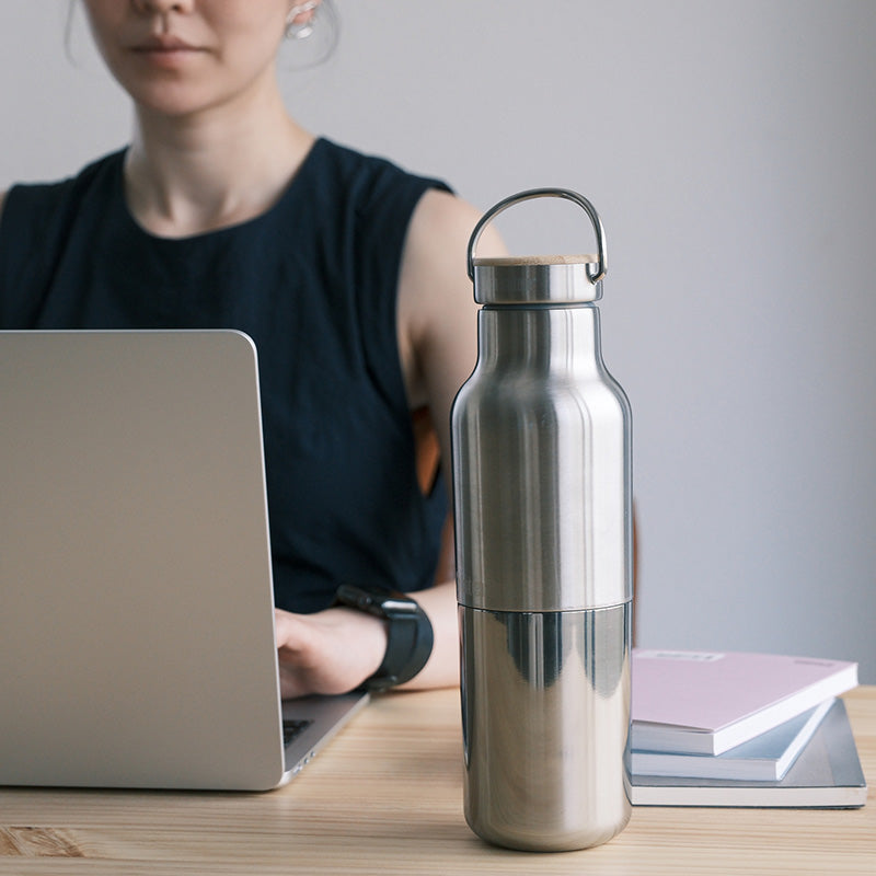 20oz-rise-reflect-with-bamboo-cap-j4 20oz_rise_reflect_desk_laptop_square.jpg