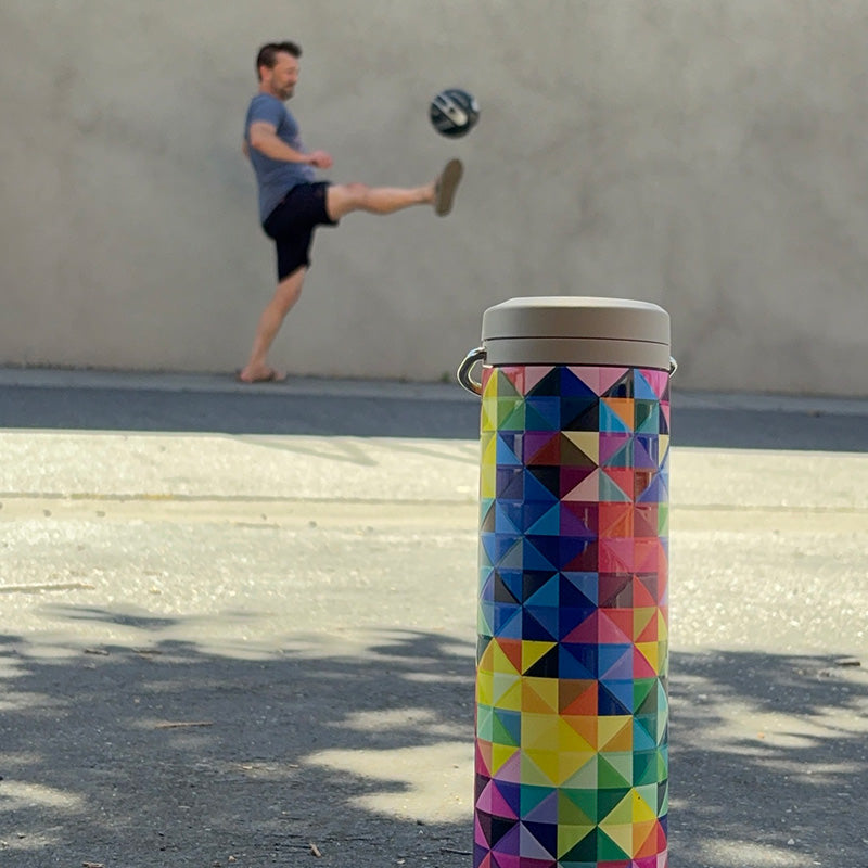 20oz-tkwide-with-twist-cap-mosaic-g4 20oz_tkwide_bottle_seasonal_mosaic_soccerball_player_square.jpg