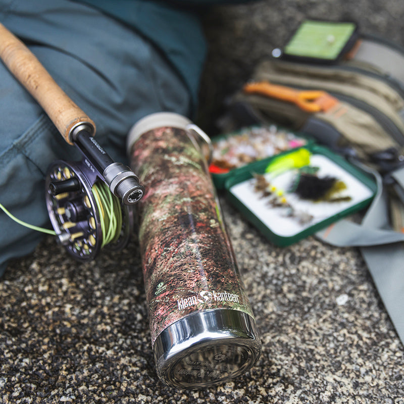 20oz-tkwide-with-cafe-cap-mossy-oak-k4 20oz_tumbler_mossyoak_rainbowtrout_flyfish_top_square.jpg