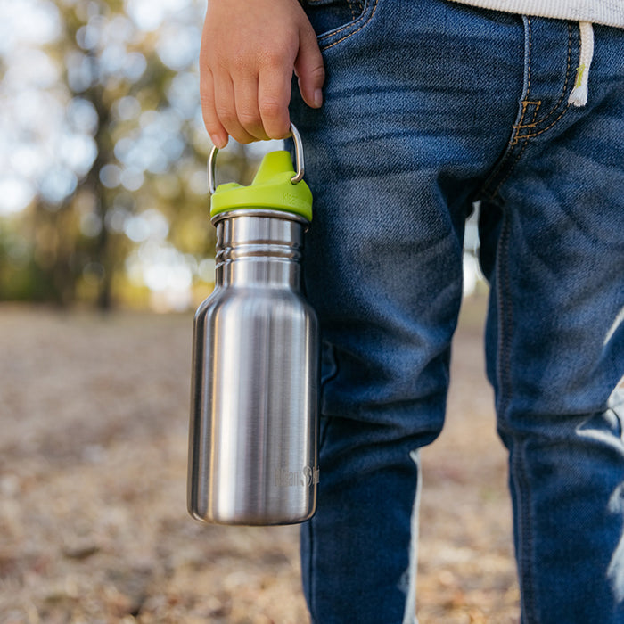 classic-kid-sippy-cap-q9 K12CNSIPPY-BS-kids_sippy_bottle_carry_lifestyle_f9e24b84-a0ae-465d-aad5-3c60c5592b7d.jpg