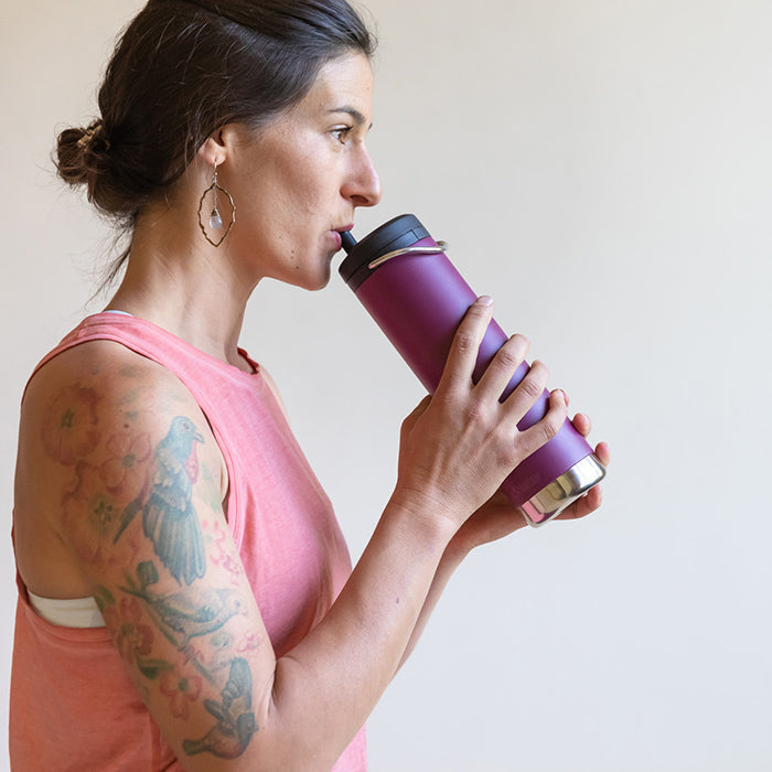 tkwide-twist-cap-with-straw-kit-v4 K20TKWPT-PP-T-TWIST-straw_cap_drinking_yoga_lifestyle_64bb08ca-98d0-4e89-83fd-b166cda65ccd.jpg