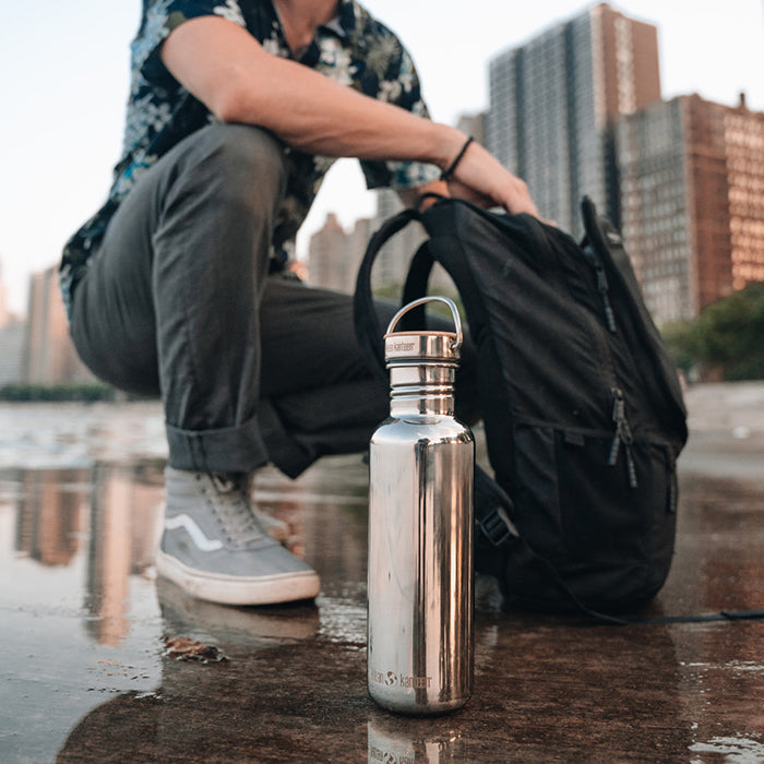 27oz-reflect-with-bamboo-cap-k5 K27SSLRF-MS-BAMBOO_reflect-bottle_city_lifestyle_ff882516-9bd8-49cf-b515-736a0a9c889f.jpg