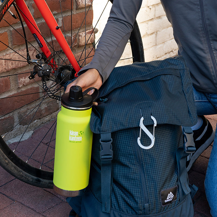 tkwide-chug-cap-j0 K32TKWSSL-JP-Bottle-Biking-Chug-Cap-lifestyle.jpg