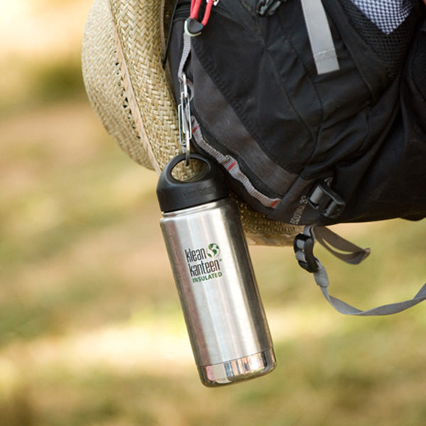steel-s-biner-3-v7 carabiner_steel_bottle_backpack_lifestyle_dd4fef2d-f5d2-4f32-ac05-c706bd6b518e.jpg