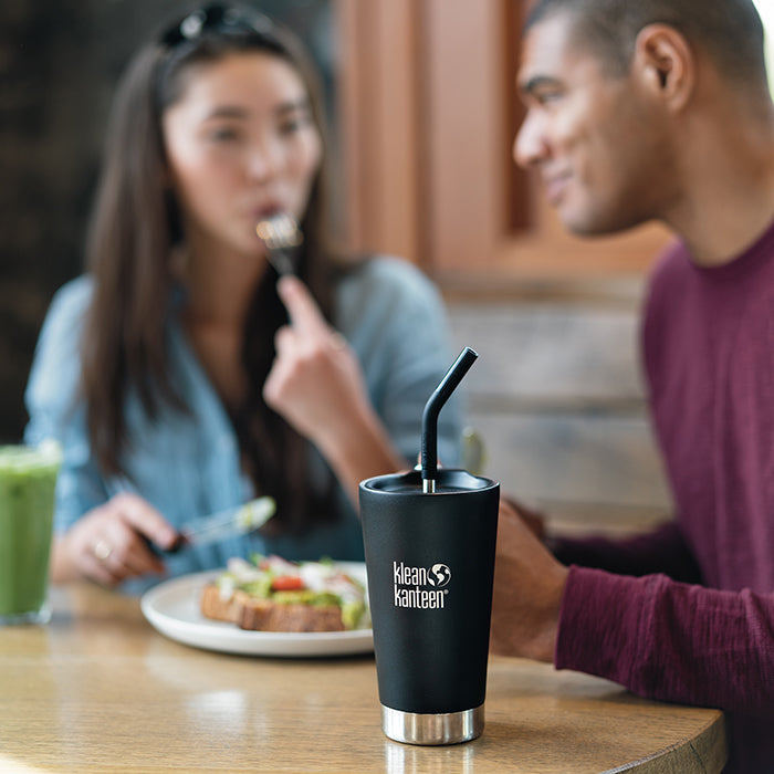 straw-2-pack-with-brush-black-y3 coffee-tumbler-metal_straw_lifestyle.jpg