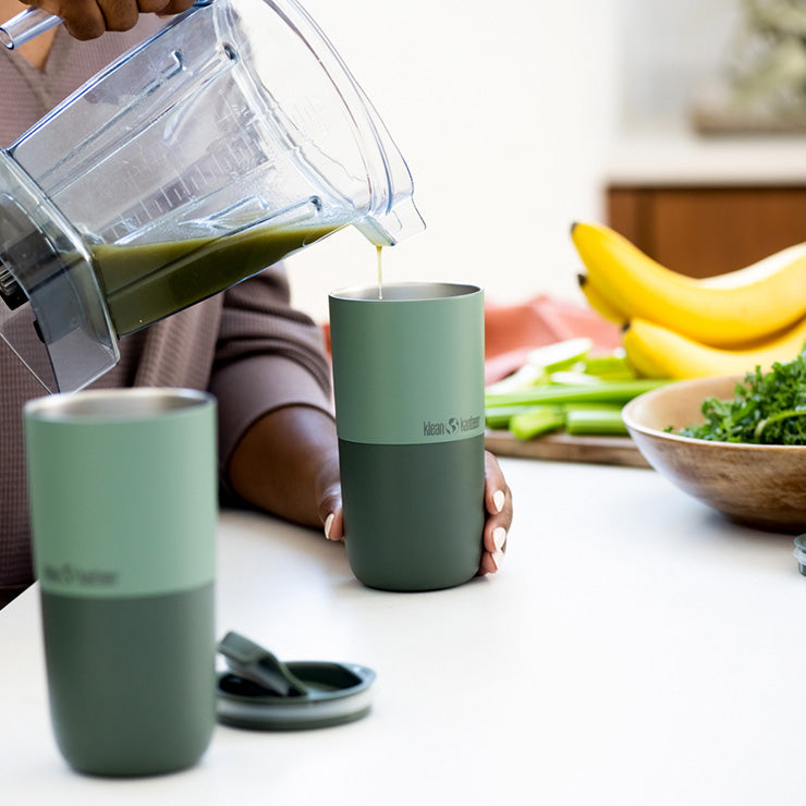 smoothie-set-f7 smoothie_kit_rise_tumbler_smoothie_pour.jpg