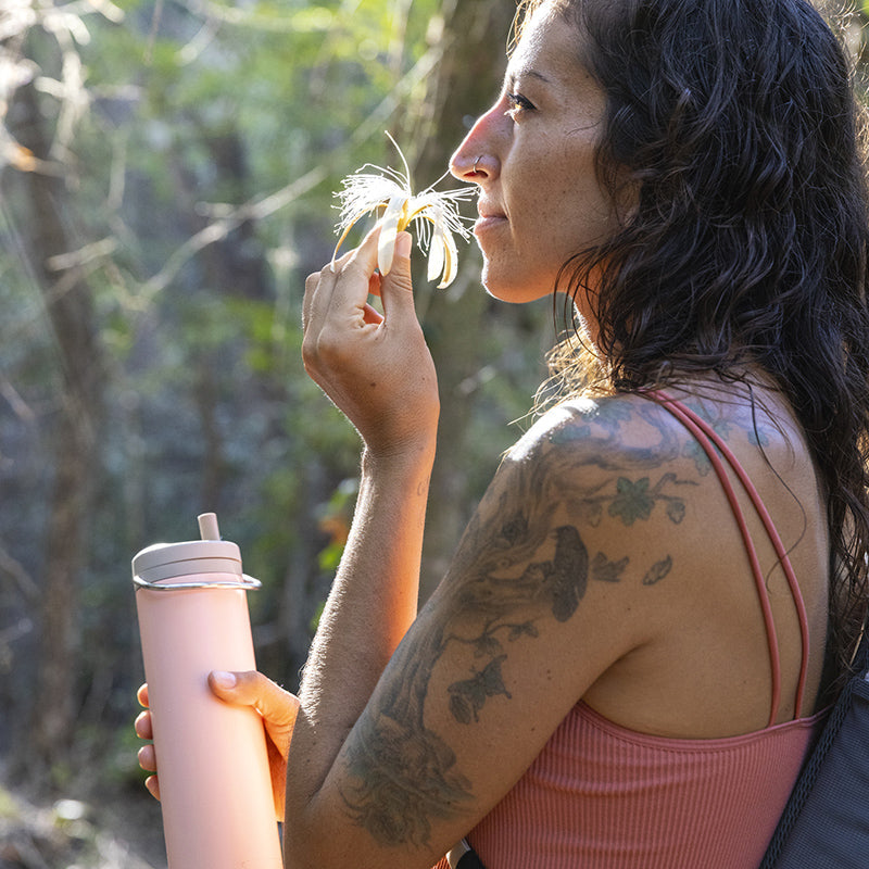 20oz-tkwide-made-to-do-more-bundle-g0 tkwide_20oz_insulated_bottle_twist_woman_flower_costarica_square.jpg